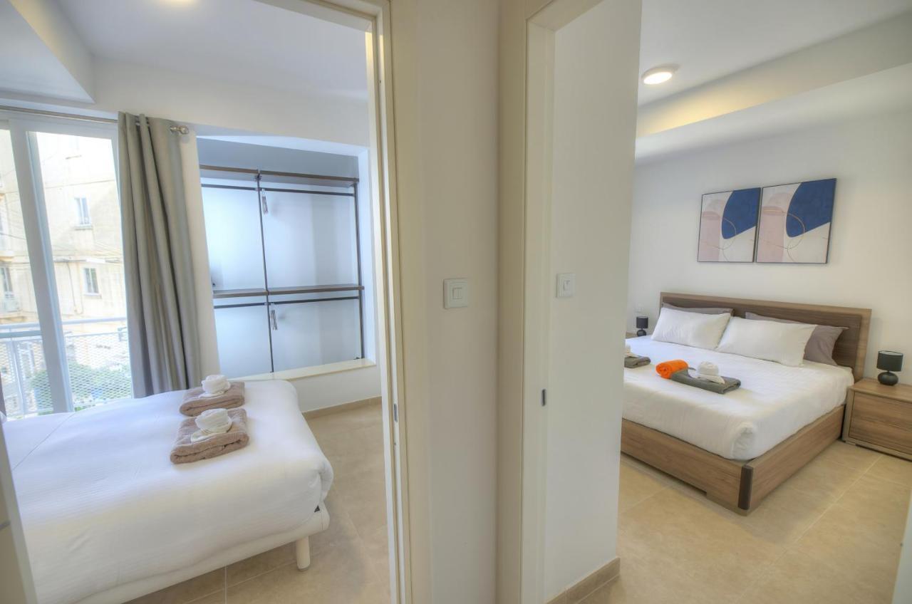 Brand New And Tastefully Furnished 2 Bedroom Apartment Ddif1-2 Gzira Zewnętrze zdjęcie